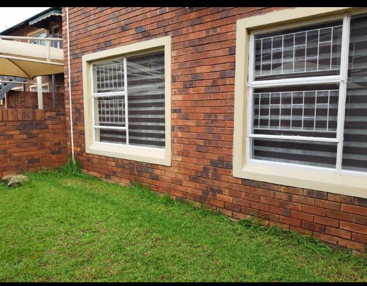 2 Bedroom Property for Sale in Langenhovenpark Free State